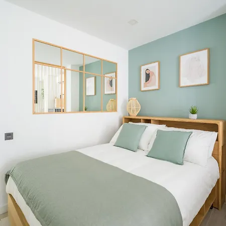 Vertical Oasis Loft,en El Corazon De Triana Gb1a Daire *